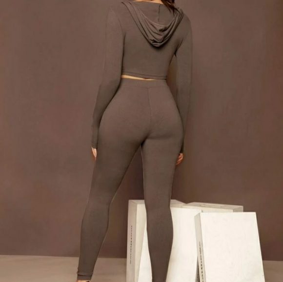 Loungewear Set - Picture 5 of 6